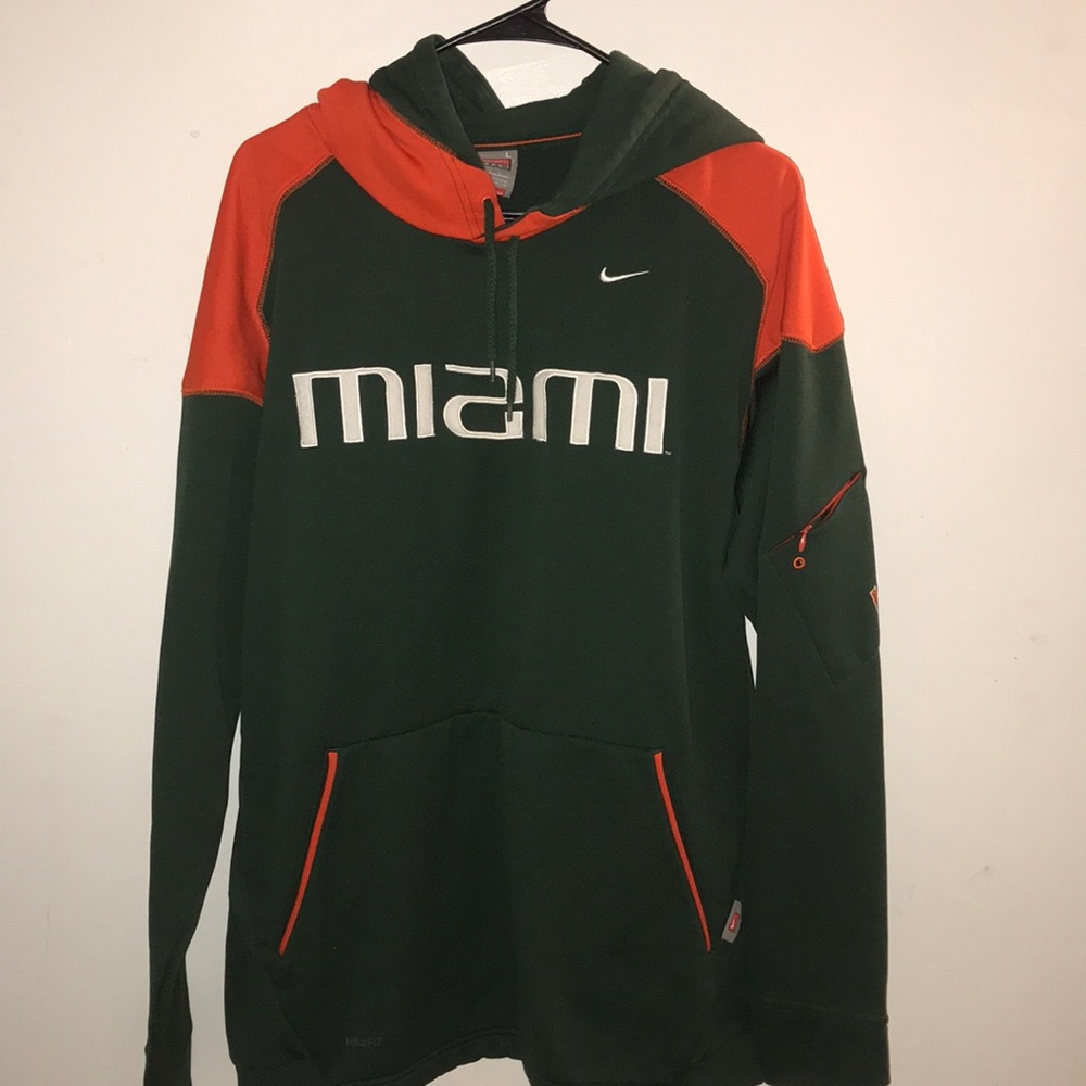 Nike men’s hoodie